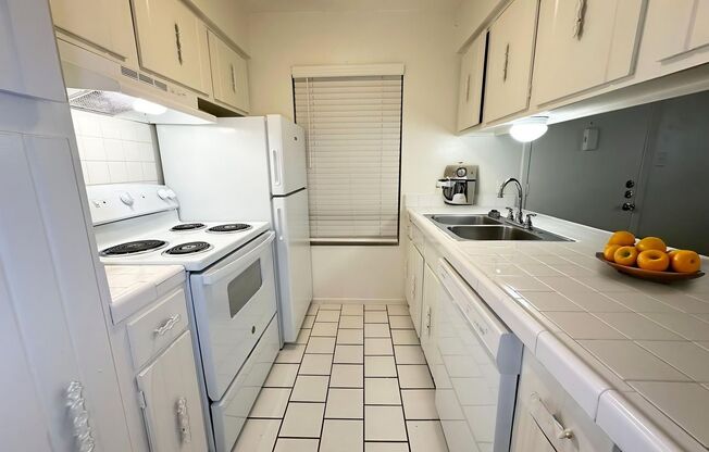 1 bed, 1 bath, 650 sqft, $1,289, Unit SUX-109
