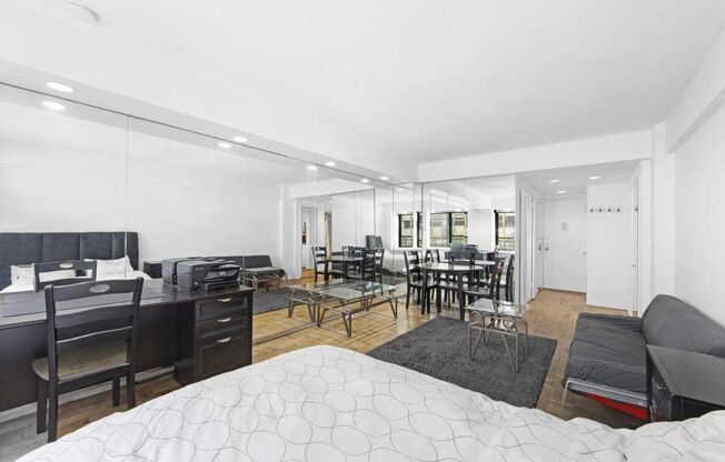 Studio, 1 bath, $2,999, Unit 3E