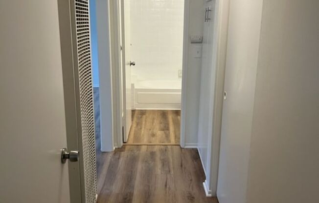 1 bed, 1 bath, $2,200, Unit 2