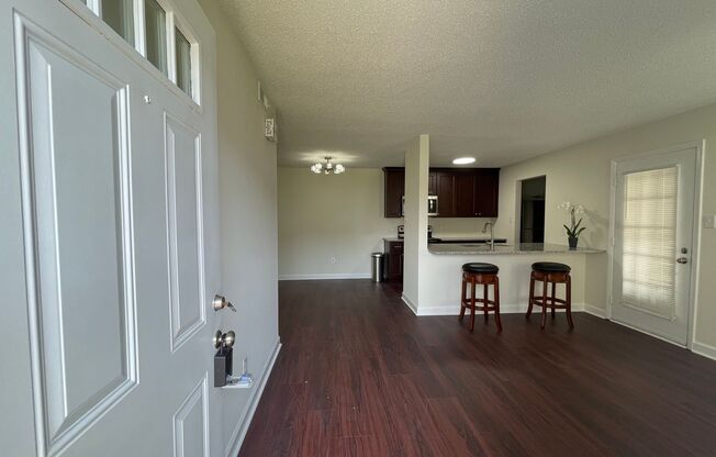 2 beds, 1 bath, $1,650