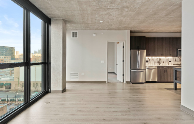 1348 W RANDOLPH ST