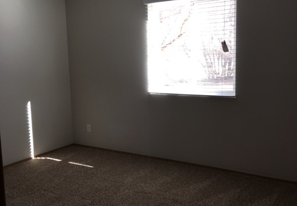 2 beds, 1.5 baths, 764 sqft, $880, Unit 0092