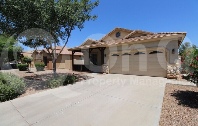 1398 E ARROWHEAD TRL