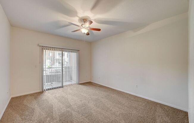 3 beds, 2 baths, $1,650, Unit # 136