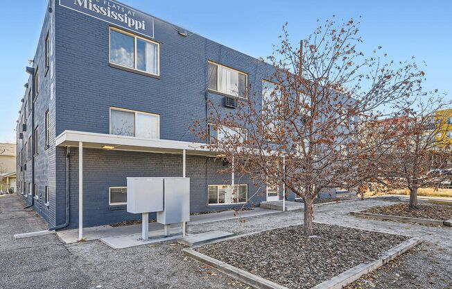 Move In, Save Big on our Studio, 1 & 2 Bedroom Apartments in Denver!