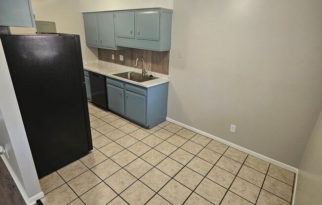 Renovated 1 bedroom apartment available now!