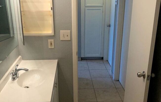 111 N PHYLLIS