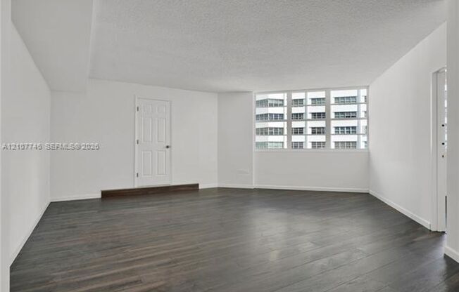 2 beds, 2 baths, $3,300, Unit # 1121
