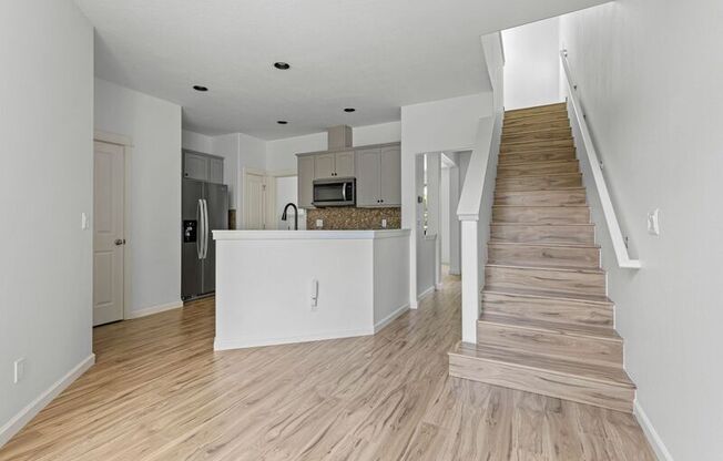 7282 NE STONEYBROOK ST