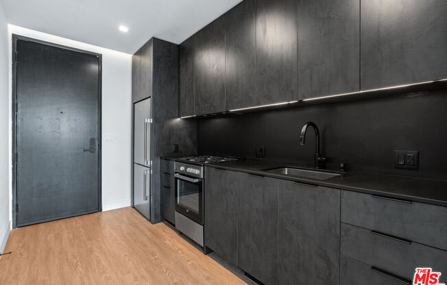 1 bed, 1 bath, 575 sqft, $3,550, Unit 434