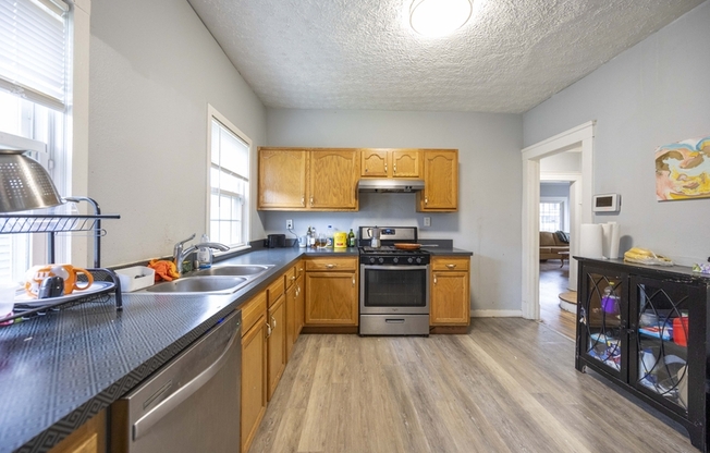 1504 E 107 ST