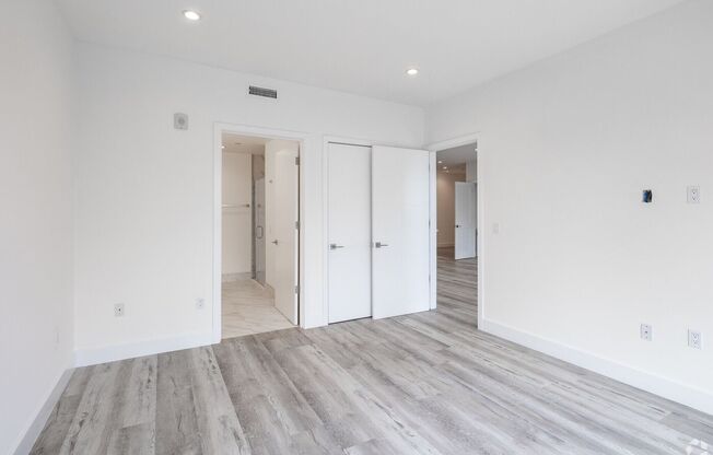 3 beds, 2.5 baths, 1,349 sqft, $4,740, Unit 205