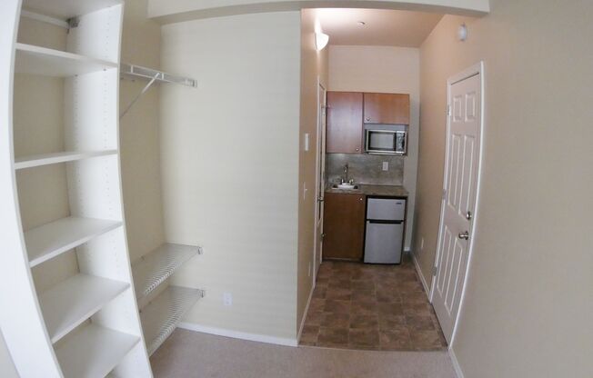 Studio, 1 bath, 137 sqft, $1,195, Unit 8B