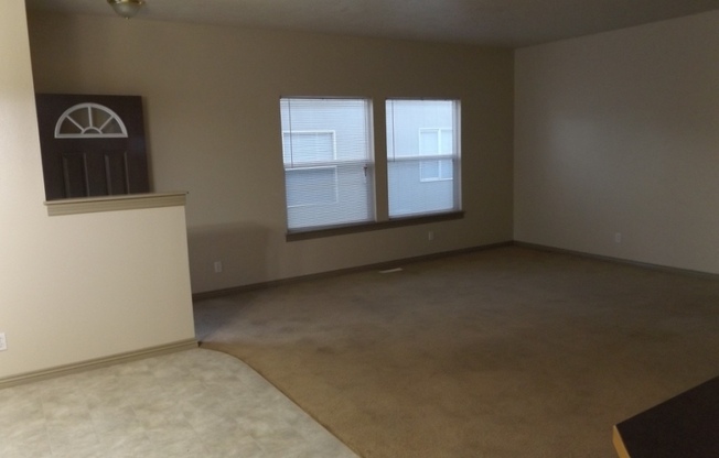 3 beds, 2 baths, $1,600