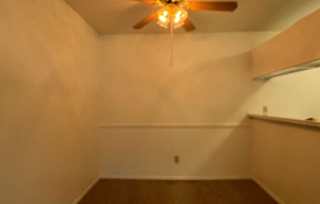 2 beds, 1 bath, 832 sqft, $1,190, Unit 708