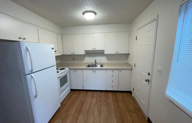 2 beds, 1 bath, 900 sqft, $1,625, Unit 2