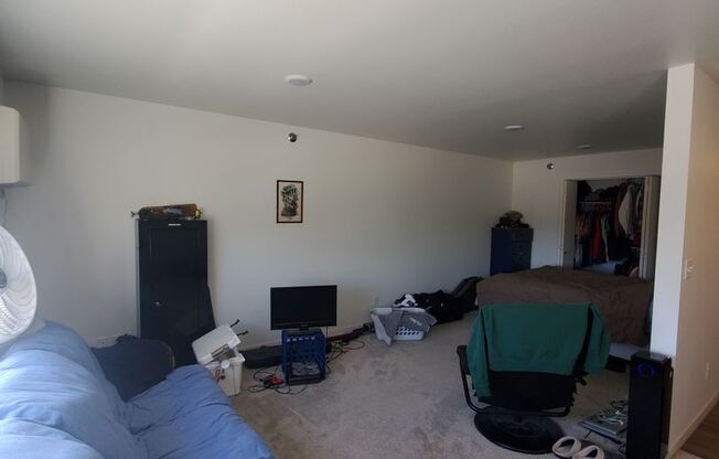 Studio, 1 bath, 653 sqft, $850, Unit 306