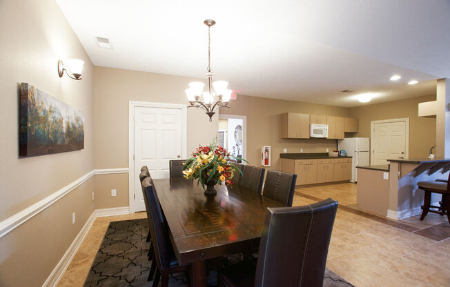 Dining Area In Clubroom at Limestone Creek Apartment Homes, Alabama, 35756