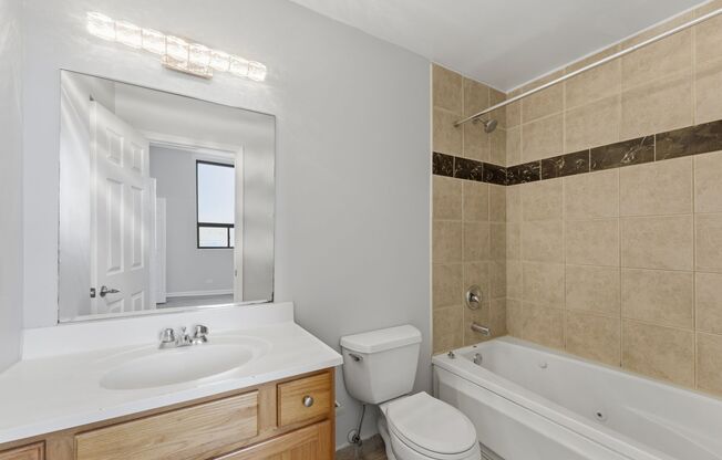 2 beds, 2 baths, 900 sqft, $2,550, Unit 212