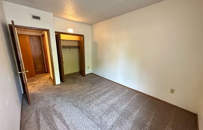 2 beds, 1 bath, $950