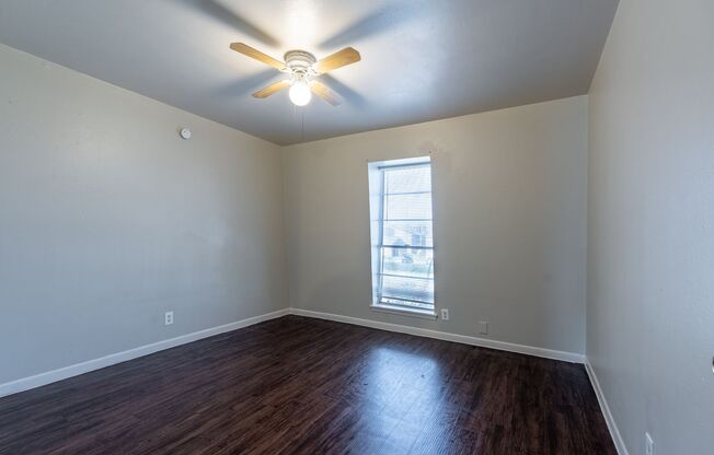 3 beds, 2 baths, 1,296 sqft, $1,500, Unit 1010