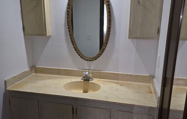 1 bed, 1 bath, $700, Unit 132