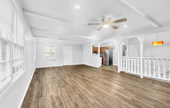 201 N JENNINGS RD
