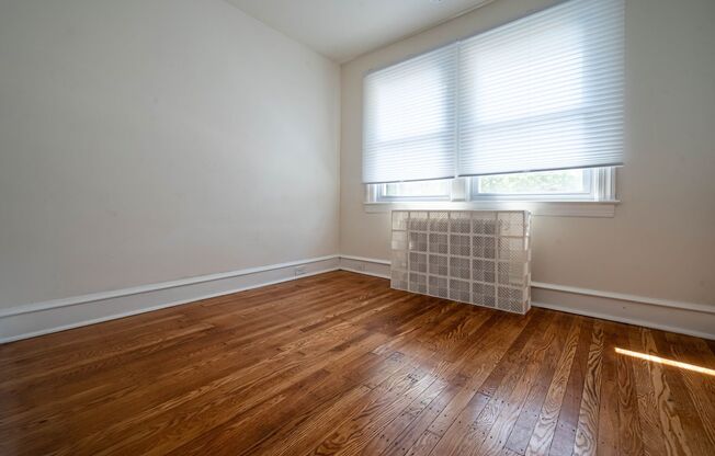 Twin Newly Renovated Brick Home in Lower Merion SD! Walk to park!