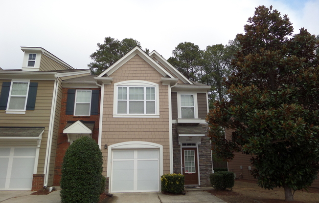 Rare 2 bed 2.5 bath  located in Kennesaw minutes from KSU and I-75