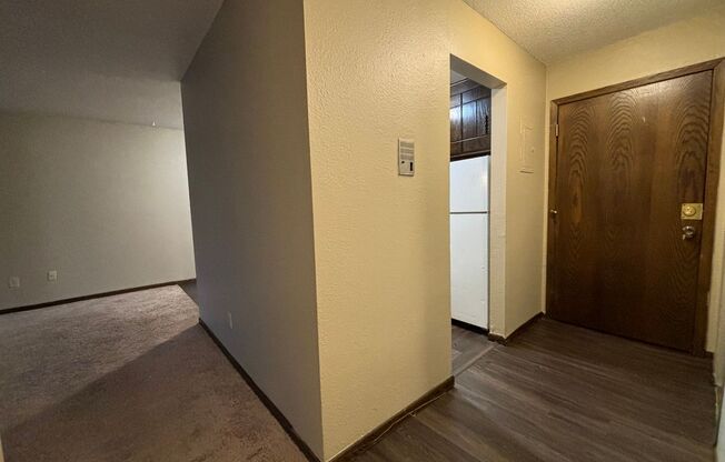 1 bed, 1 bath, 640 sqft, $895, Unit 105