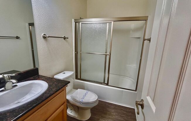 2 beds, 2 baths, 880 sqft, $2,705, Unit H-14