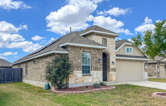 Contemporary 3-Bedroom Near Randolph AFB