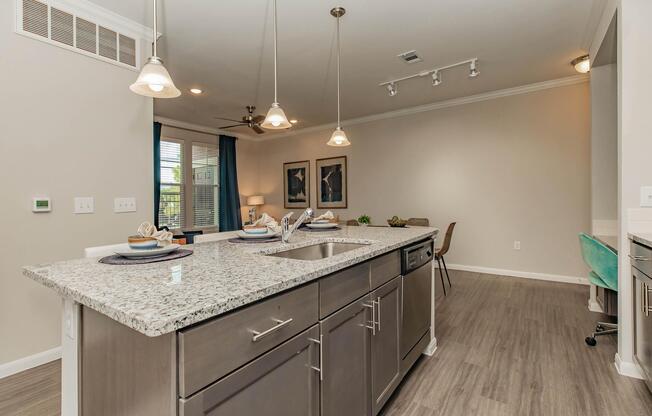 1 bed, 1 bath, 776 sqft, $1,250