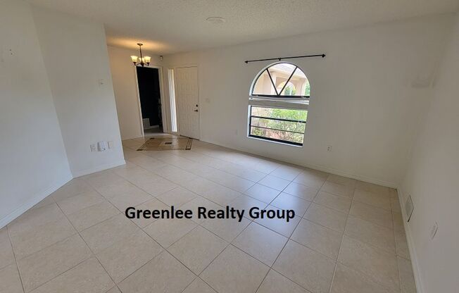 Large 2 Bed/2 Bath/2 Car Garage Home in New Port Richey- 1657sqft!