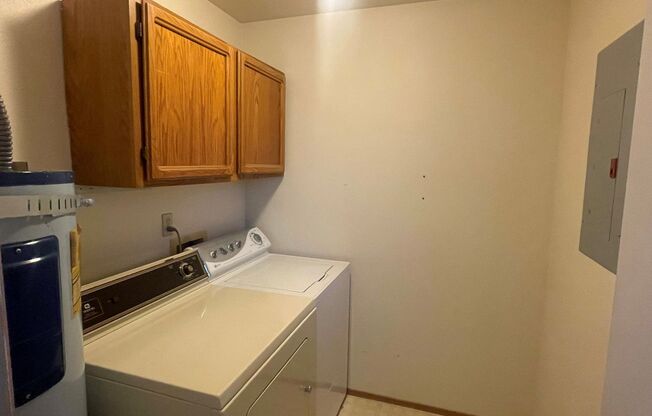 2 beds, 1 bath, $2,000