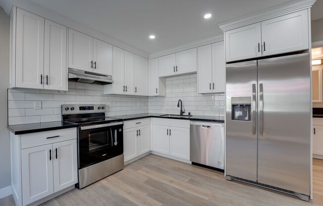 1 bed, 1 bath, 440 sqft, $2,295, Unit 203