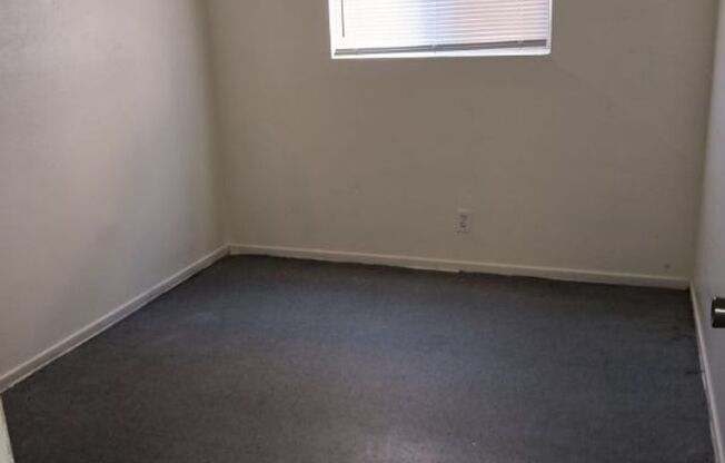 2 beds, 1 bath, $1,000