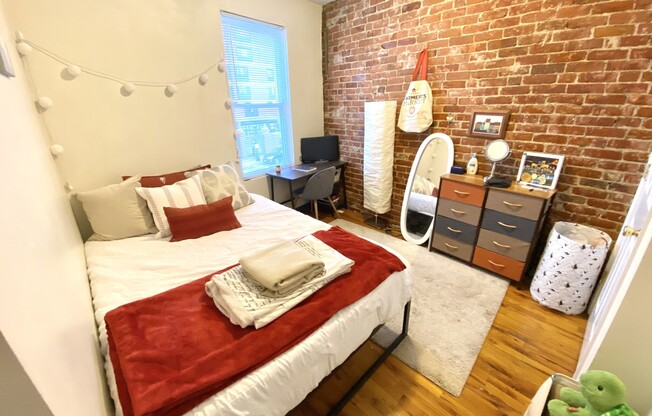 840 Huntington Ave.
