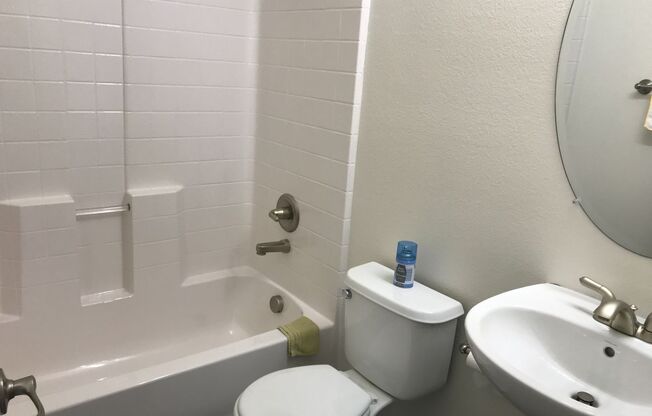 3 bed/3 bath with Loft 2-story home 89115
