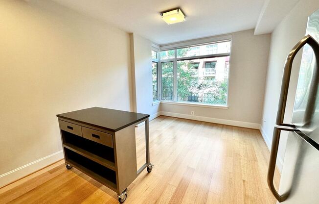 1 bed, 1 bath, $2,650, Unit 212