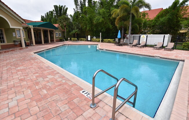 Condo Convenient to Attractions! Bella Vista Community! AVAILABLE AUGUST 13th!