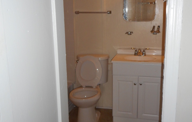 Studio, 1 bath, 11 sqft, $875, Unit #1F