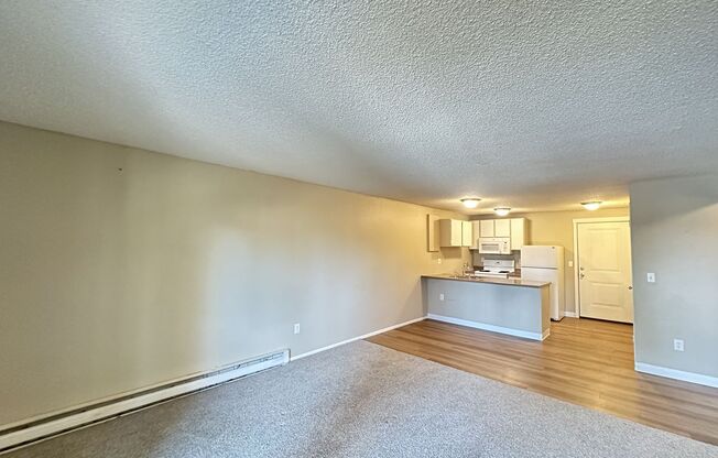 2 beds, 1 bath, 780 sqft, $1,275, Unit 125