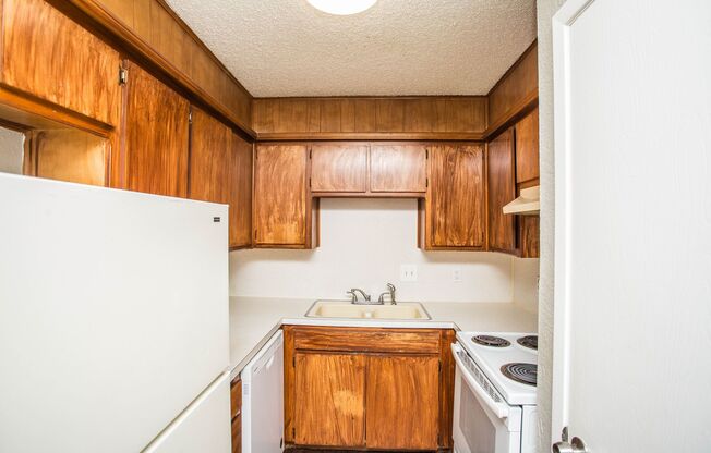 1 bed, 1 bath, 520 sqft, $650, Unit 32