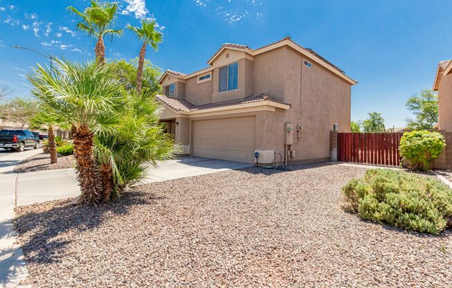 Charming 3 bed, 2.5 bath in El Mirage! W/POOL!!