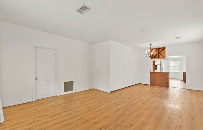 Adorable Montrose Bungaloq
