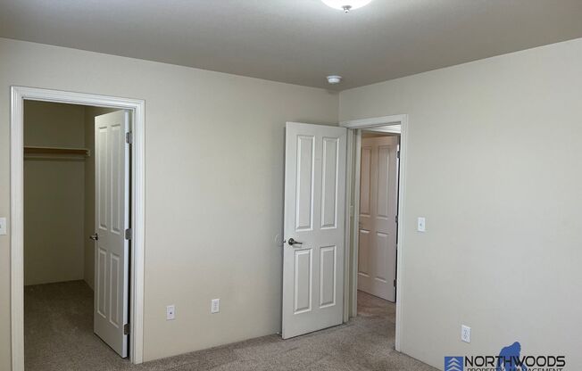 3 beds, 2 baths, $1,500