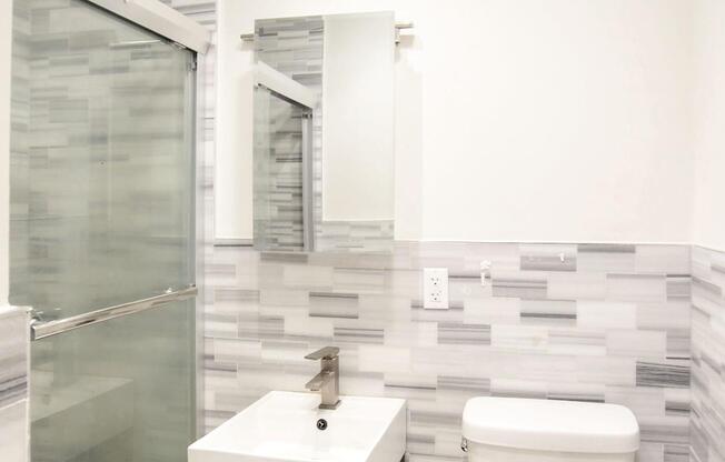 204 W 108 ST