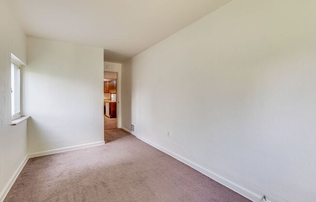 2 beds, 1 bath, $1,175, Unit Apt 2