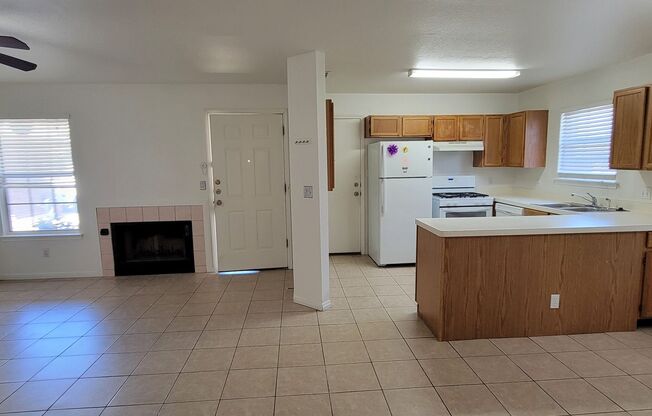 2 beds, 2 baths, 965 sqft, $1,500, Unit B